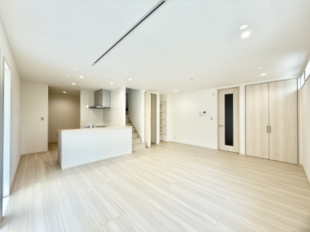 rO 났ƏΊ炪W܂AS܂郊rO