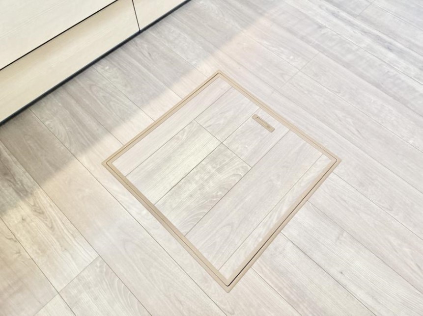 ̑ ݔBꂽ[Xy[XŉƑŜXbL