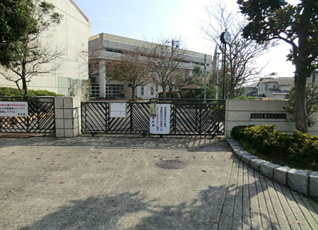 周辺環境 中学校 450m 横浜市立南戸塚中学校
