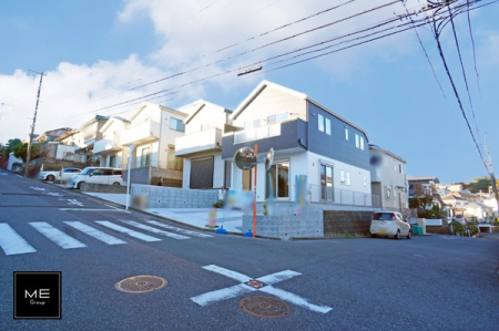 現地外観写真 外観■ 家族とゲストをやさしく迎える、心温まる玄関