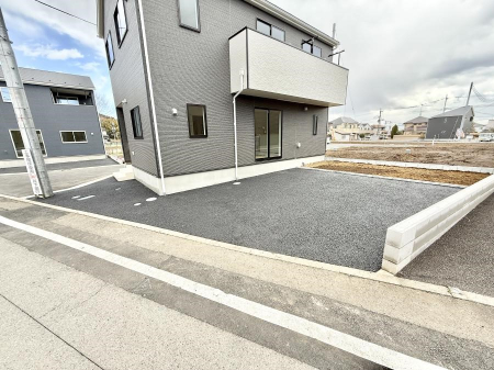  外観■毎日の駐車が快適に