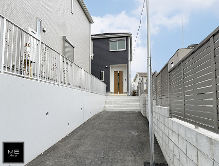 現地外観写真 外観■家族みんなが笑顔で過ごせる、安心感のある住まい