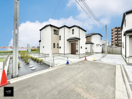 現地外観写真 外観■暮らしを彩る充実した設備仕様が備わった新築戸建