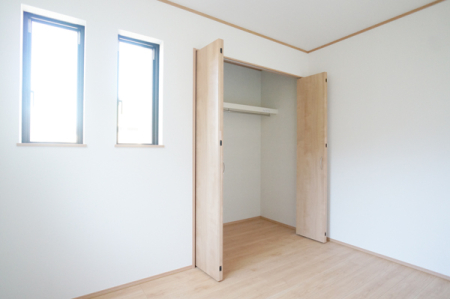 寝室 内装■家具をうまく配置すれば広々とした空間を使い動きやすく、リラックスした時間が過ごせます