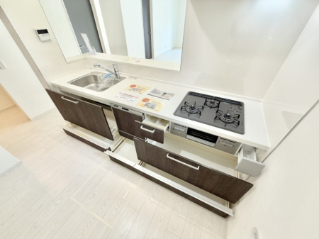 キッチン 内装■家族の絆を深める、温もりのあるキッチン