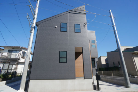 現地外観写真 外観■家族みんなが笑顔で過ごせる、安心感のある住まい