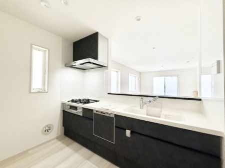 Lb` ƑƂȂAR~jP[V̏