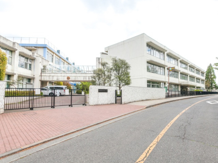 周辺環境 中学校 2000m 羽村市立羽村第一中学校