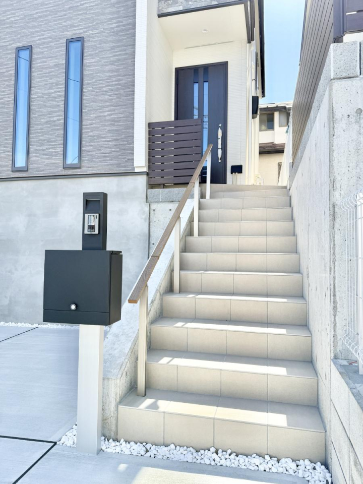 ���� �O�ρ� �V���v���Ŕ������A�Z�܂��̑���ۂ��ʂ錺�ւł�