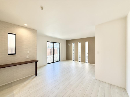 ���r���O ���������R�Ɖ�b�����܂��A�S�n�悢�ЂƂƂ�