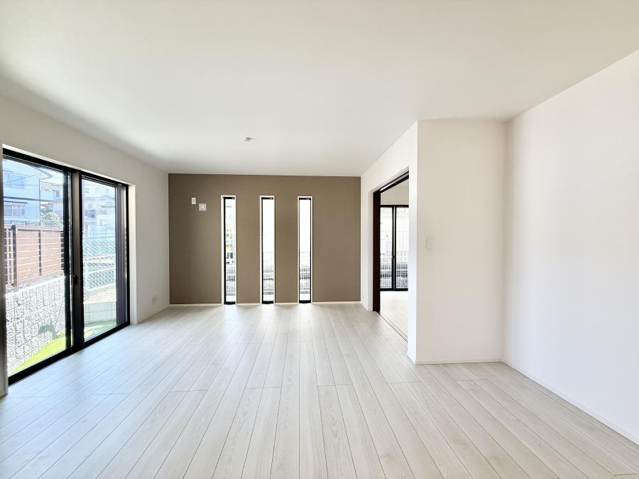 ���r���O ���������S�n�̂����A���z�̃��r���O