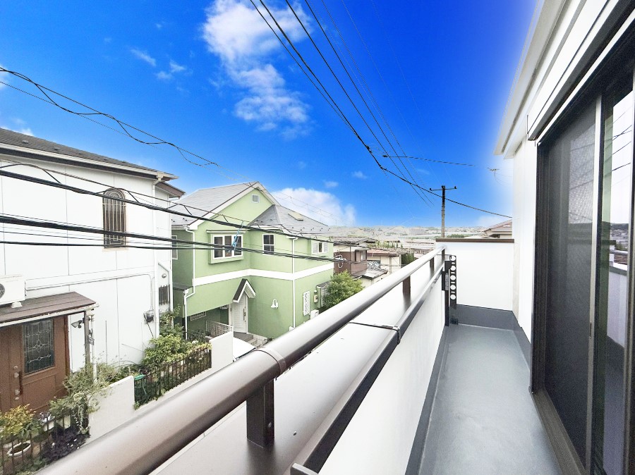 �o���R�j�[ ������ ���R��g�߂Ɋ�����A�J���I�ȃo���R�j�[