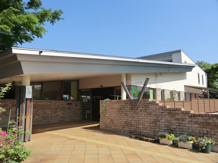 周辺環境 幼稚園・保育園 585m 領家キッズ保育園