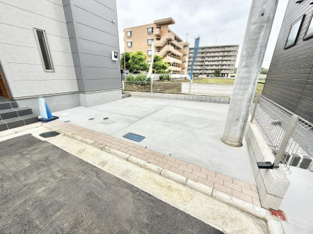  外観■毎日の駐車が快適に