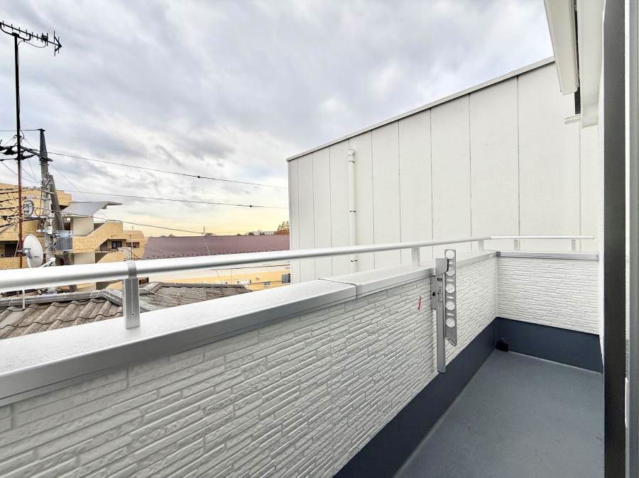 �o���R�j�[ ������ ���R��g�߂Ɋ�����A�J���I�ȃo���R�j�[