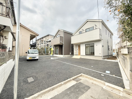  外観■毎日の駐車が快適に