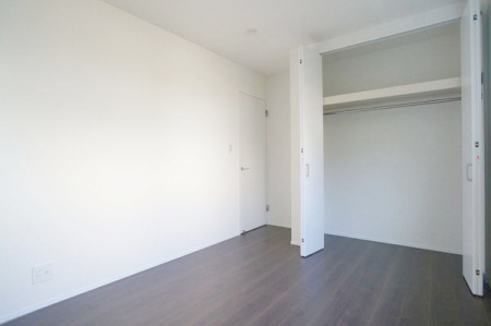 その他内観 内装■落ち着いた色合いのお部屋で穏やかな時間を楽しめます