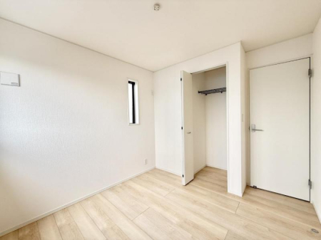 寝室 内装■家具をうまく配置すれば広々とした空間を使い動きやすく、リラックスした時間が過ごせます
