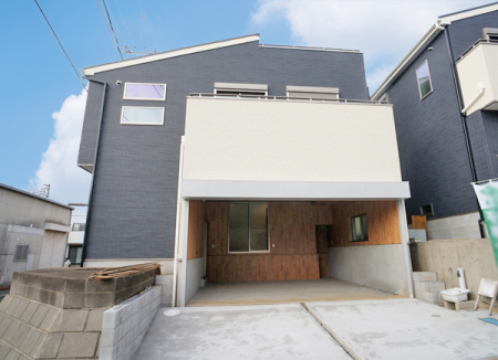 現地外観写真 外観■暮らしを彩る充実した設備仕様が備わった住まい