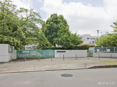 周辺環境 中学校 1520m 町田市立小山田中学校
