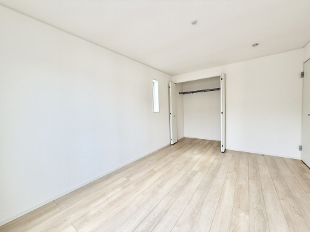その他内観 内装■落ち着いた色合いのお部屋で穏やかな時間を楽しめます