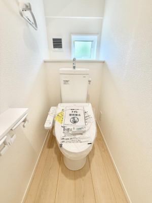 トイレ 内装■毎日使う場所だからこそ、清潔感溢れる空間
