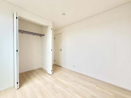 その他内観 内装■落ち着いた色合いのお部屋で穏やかな時間を楽しめます