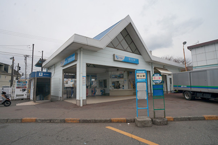 周辺環境 駅 560m 小田急小田原線「栢山」駅