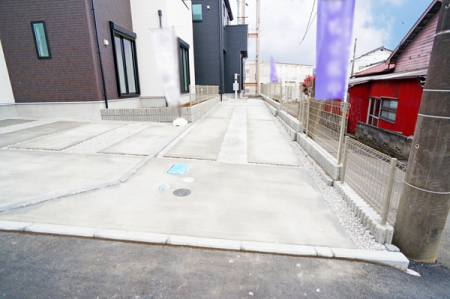  外観■毎日の駐車が快適に