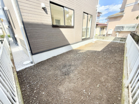 その他 外観■庭付き住宅はガーデニングや家族のイベントなど多様な使用用途で活用できます  