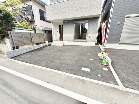  外観■毎日の駐車が快適に