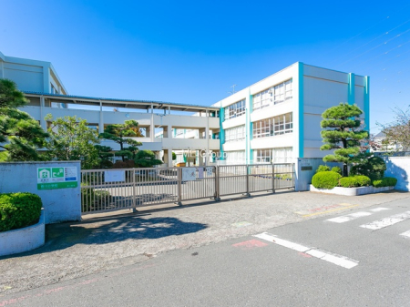 周辺環境 その他環境写真 494m 茅ヶ崎市立香川小学校