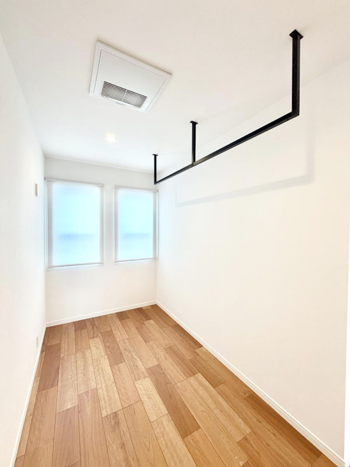 ̑ ݔV⎞ԂCɂ󕨂AOߗނ܂B