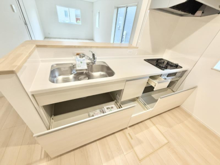 キッチン 内装■キレイに片付く、使いやすいキッチン