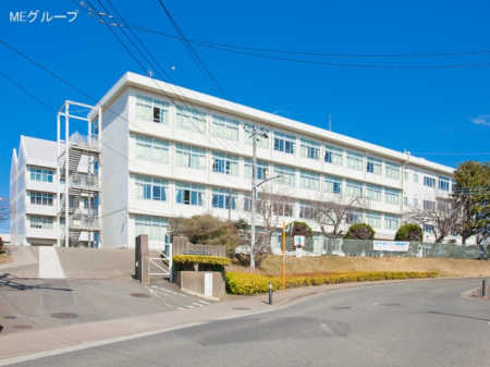 周辺環境 中学校 1200m 綾瀬市城山中学校