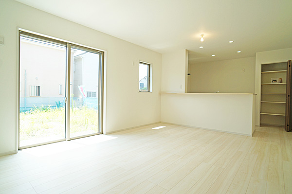 rO ƑRƏW܂AyԂ߂郊rO