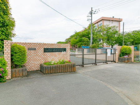 周辺環境 中学校 415m 八王子市立楢原中学校