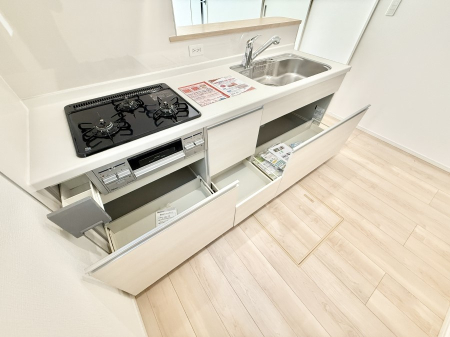 キッチン 内装■シンプルで機能的、毎日使いやすいキッチン