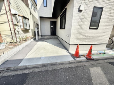  外観■自宅にカースペースがあると助かります