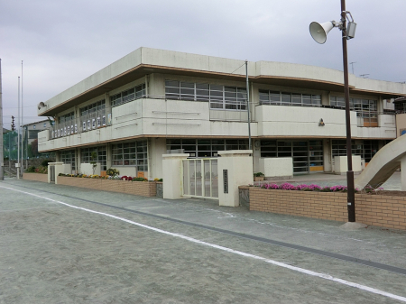 周辺環境 幼稚園・保育園 500m 秦野市立本町幼稚園