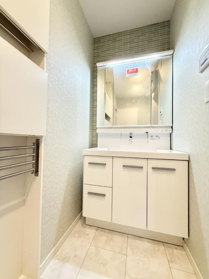 ʑEʏ 邢ʏ͖̎yłႢł