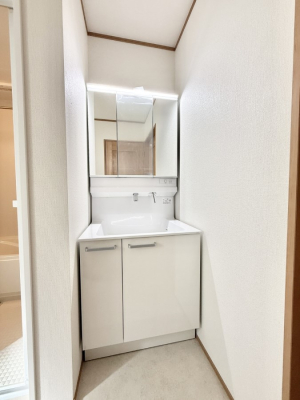 洗面台・洗面所 内装■明るい洗面所は毎朝の歯磨きも楽しくできちゃいそうです♪