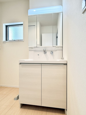 ʑEʏ Ƒ݂Ȃg₷zuł