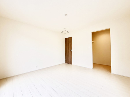 その他内観 内装■落ち着いた色合いのお部屋で穏やかな時間を楽しめます