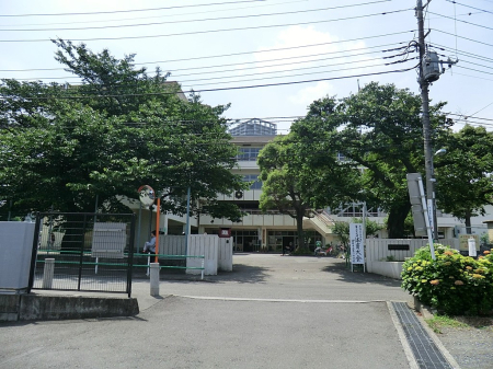 周辺環境 中学校 900m 調布市立第六中学校