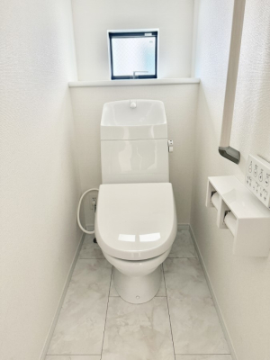 トイレ 内装■毎日使う場所だからこそ、清潔感溢れる空間