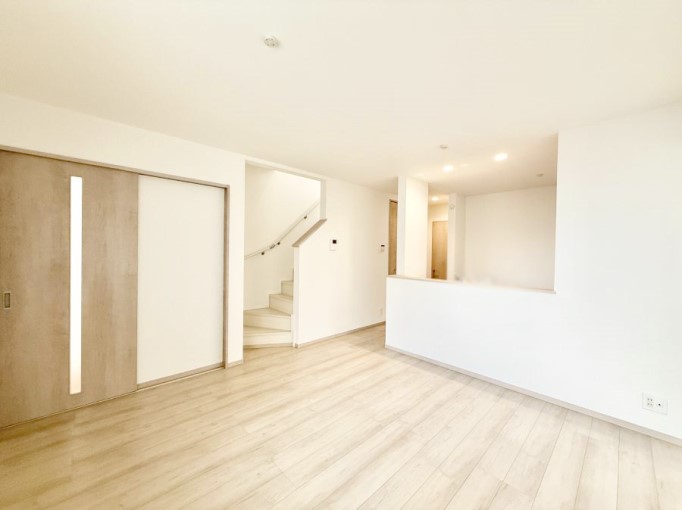 ���r���O ���������났�ƏΊ炪�W�܂�A�S���܂郊�r���O