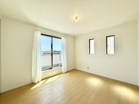その他内観 内装■落ち着いた色合いのお部屋で穏やかな時間を楽しめます
