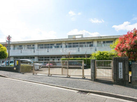 周辺環境 中学校 700m 横浜市立市ヶ尾中学校