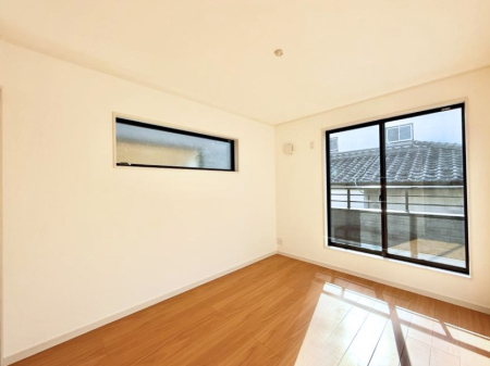 �Q�� ����